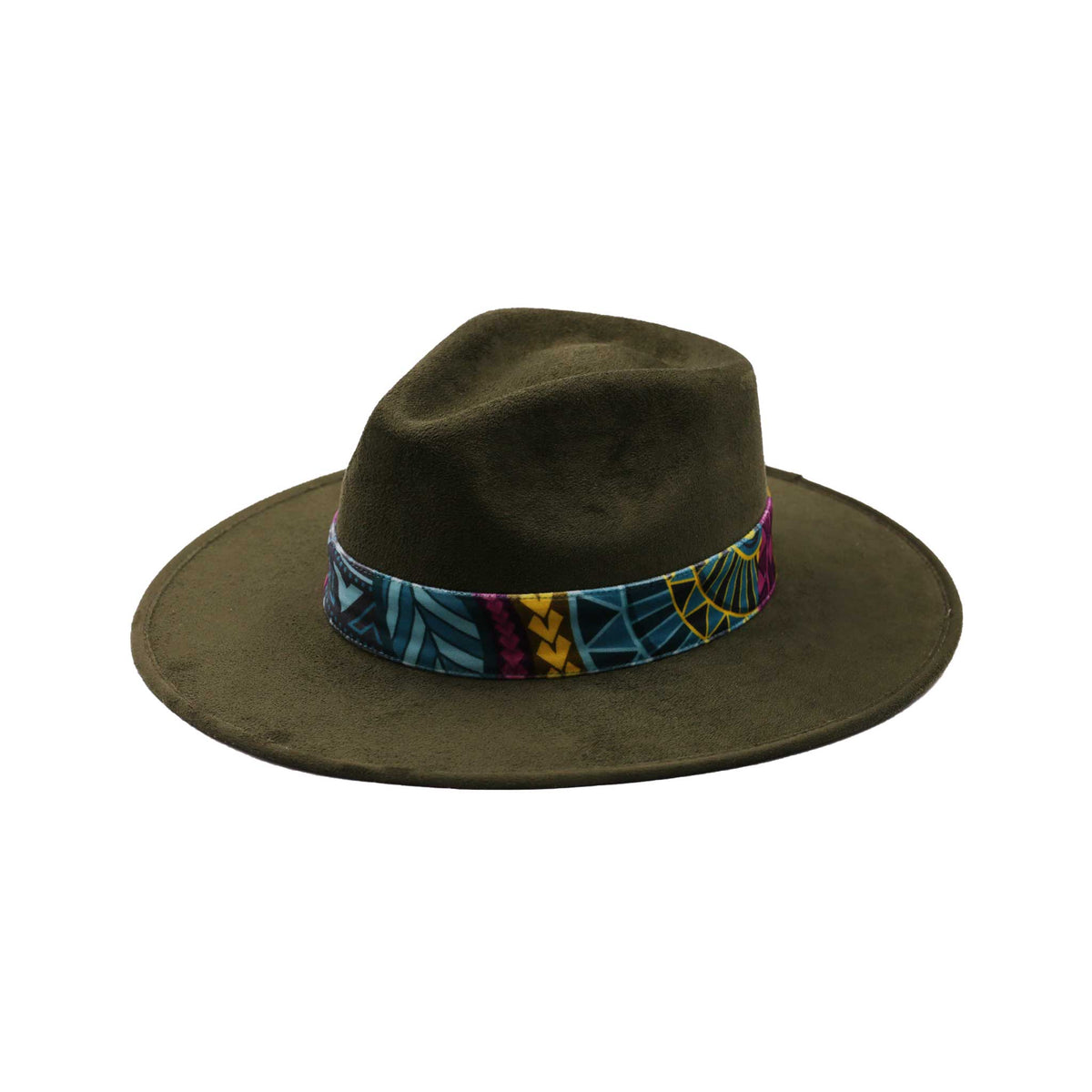 Zielony kapelusz Fedora z kolorową opaską i piórami