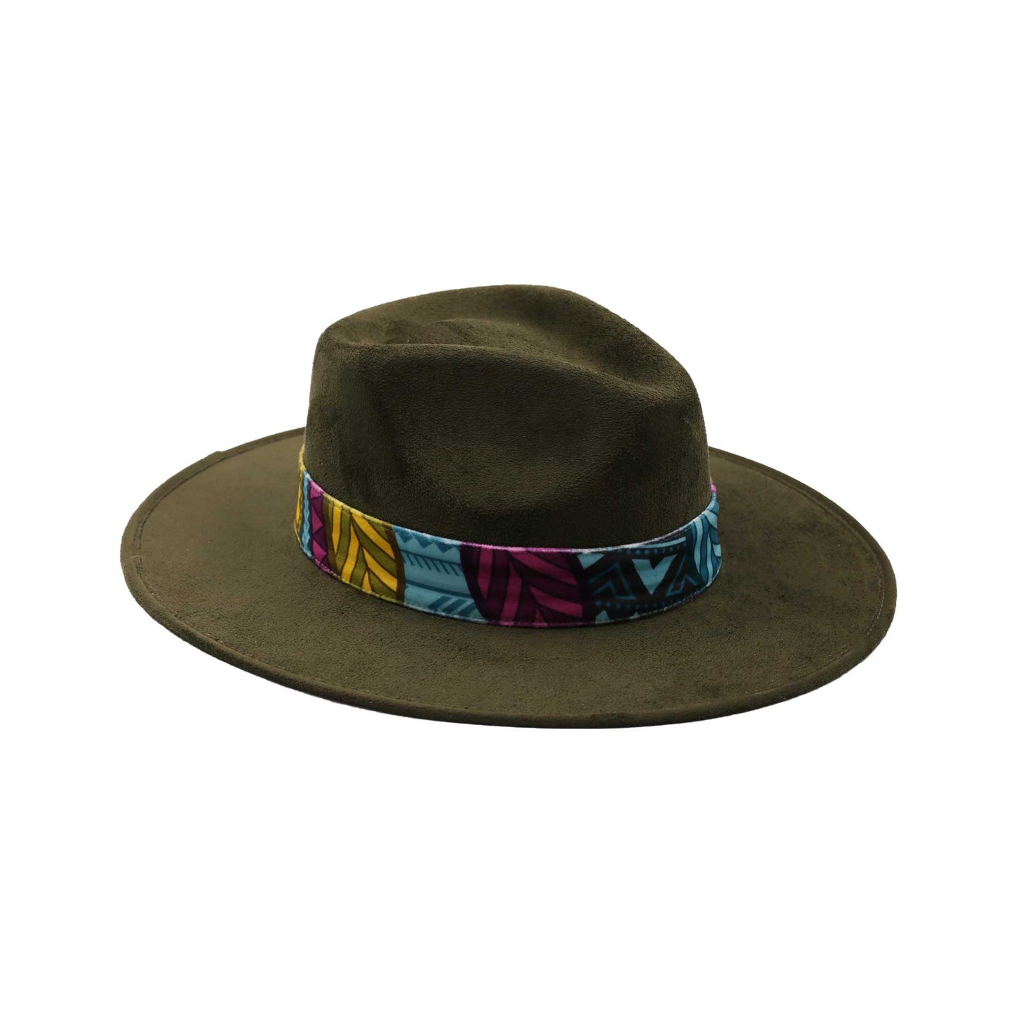 Zielony kapelusz Fedora z kolorową opaską i piórami