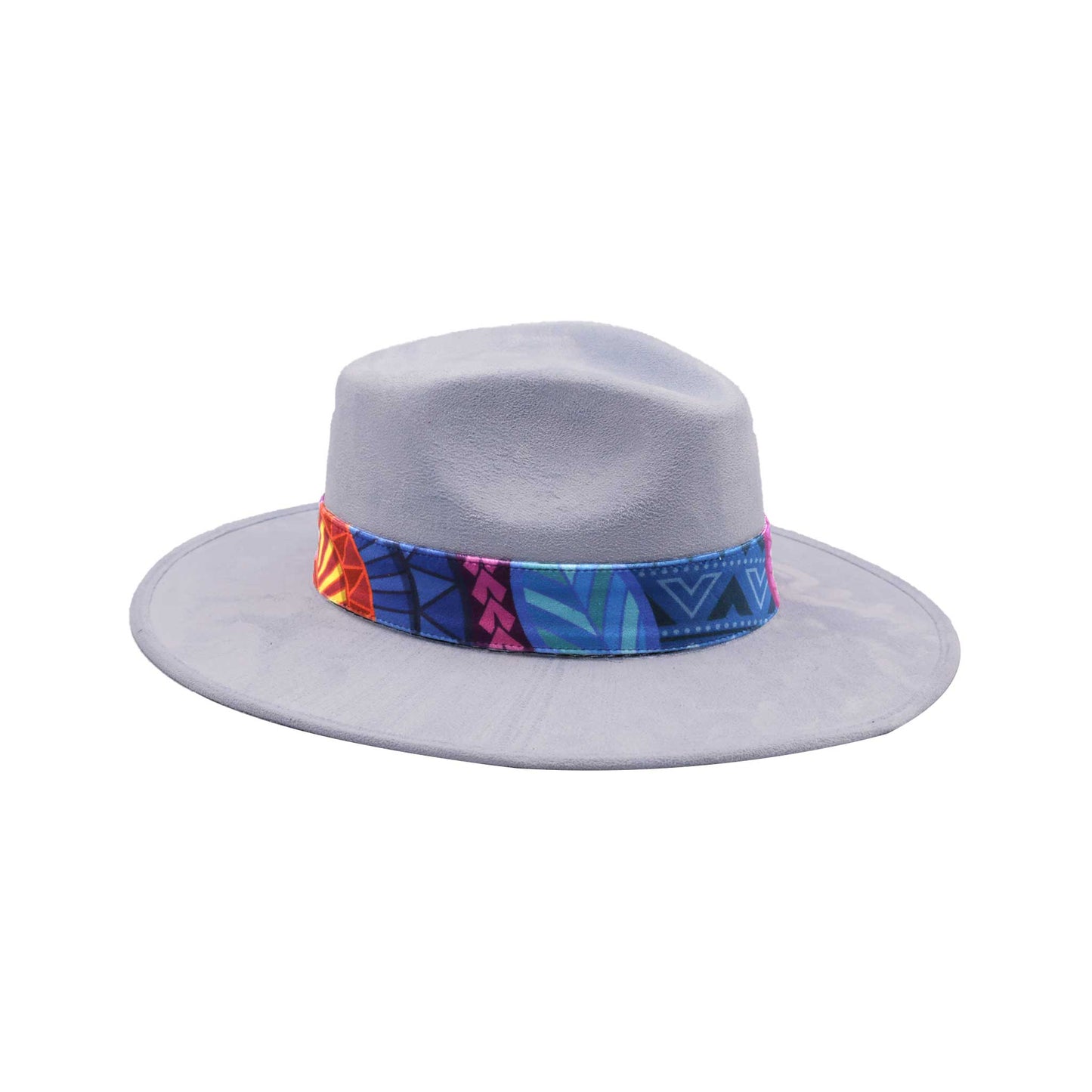 Jasnoniebieski kapelusz Fedora z kolorową opaską i piórami