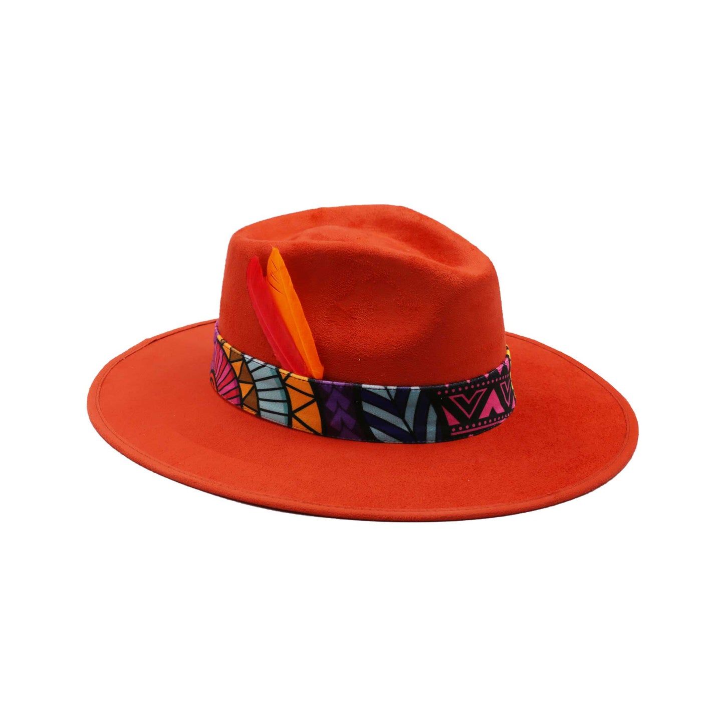 Ciemnopomarańczowy kapelusz Fedora z kolorową opaską i piórami