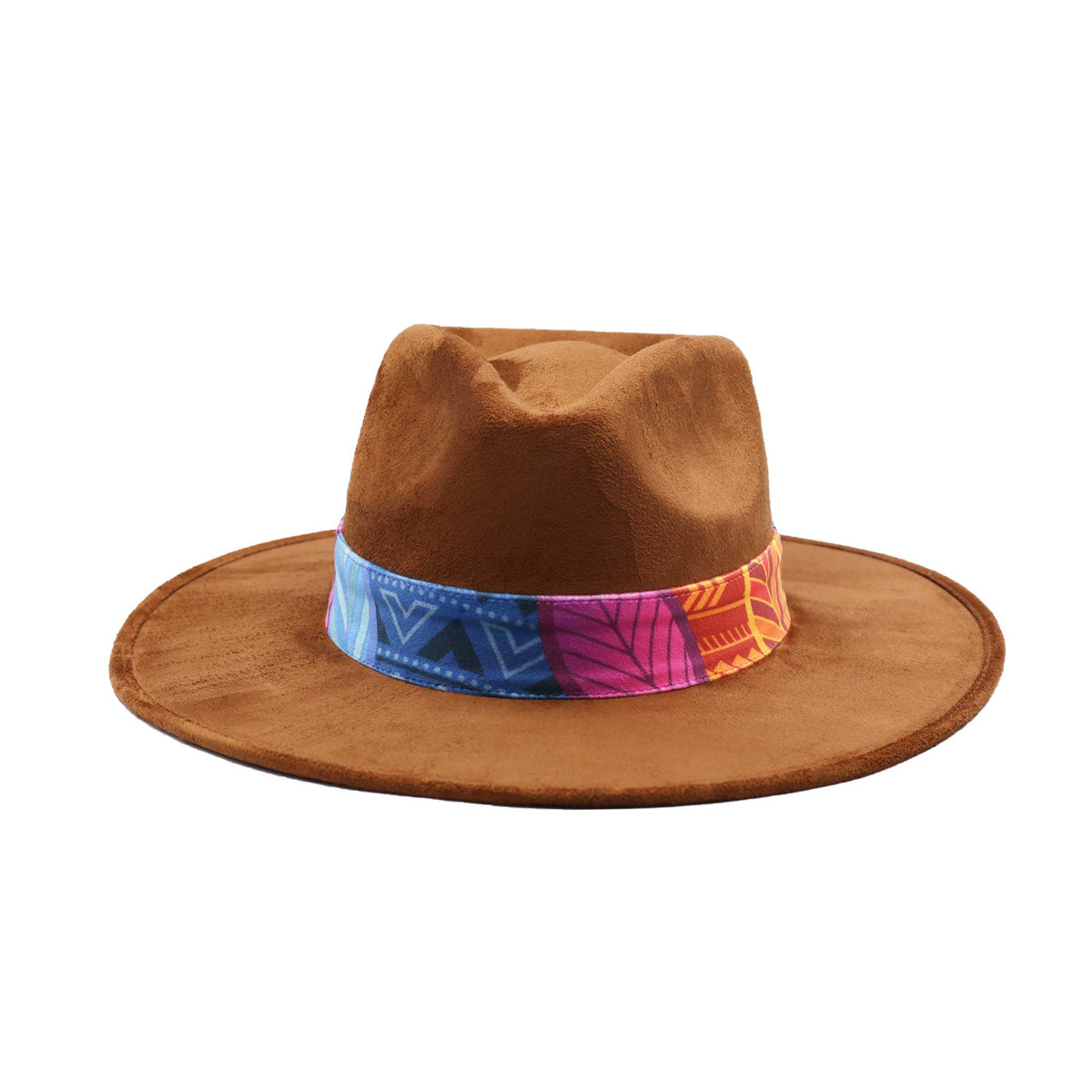 Brązowy kapelusz Fedora z kolorową opaską i piórami - wzór 1
