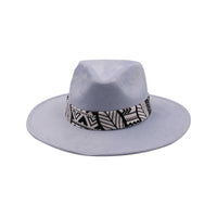 Kremowobiały kapelusz Fedora w czarno-białe paski