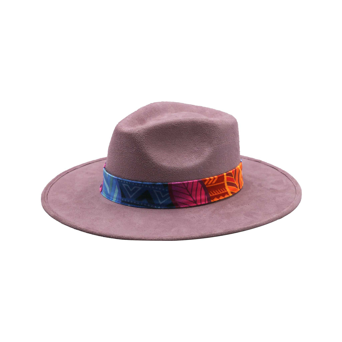 Jasnoróżowy kapelusz Fedora z kolorową opaską i piórami - wzór 2