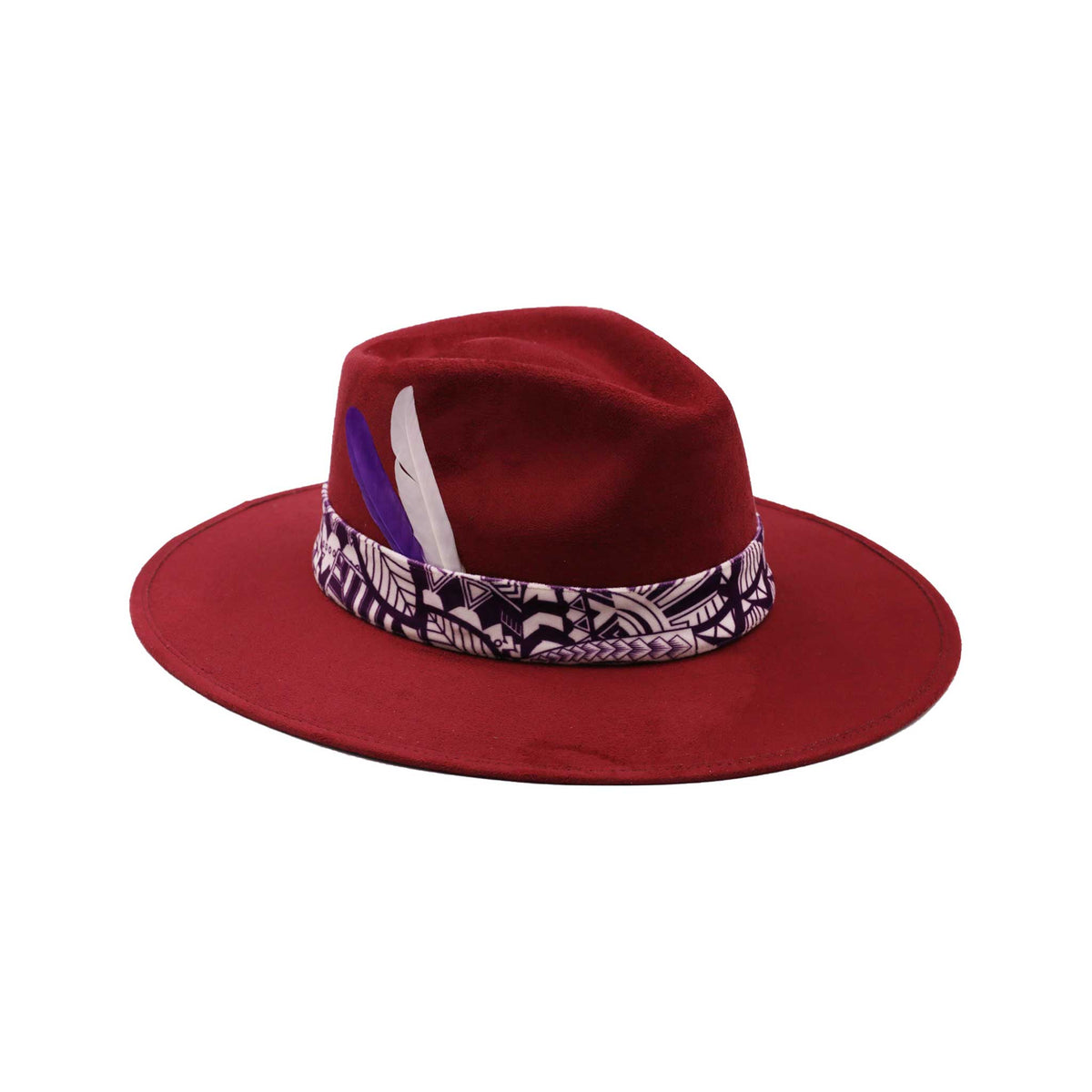 Bordowy kapelusz Fedora z kolorową opaską i piórami