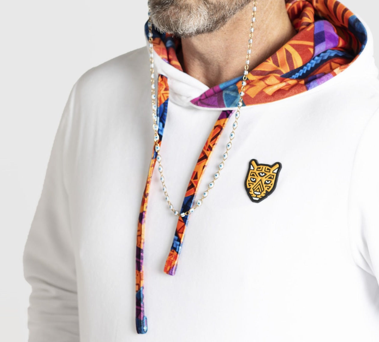 Biała welurowa bluza z kapturem Unikalny design Męski strój Wysoka jakość | autorstwa AWAKEN ART