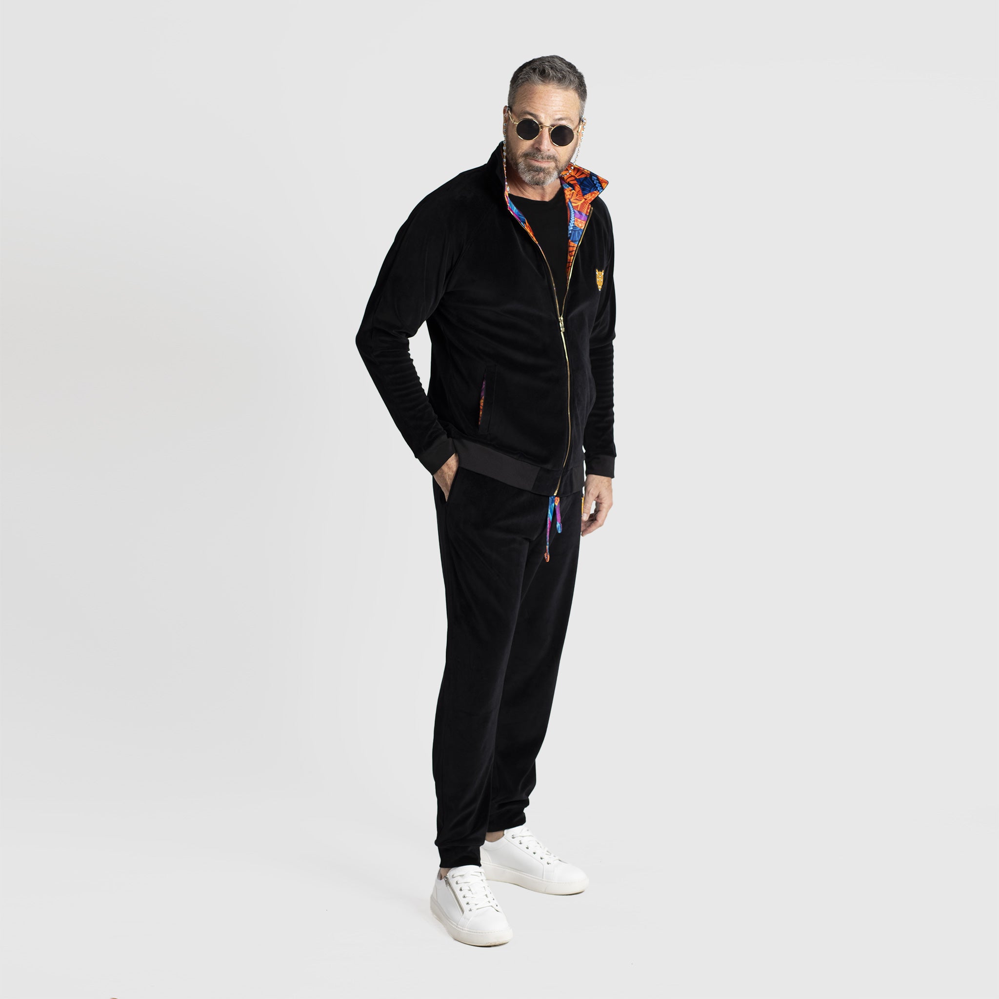 Black Velour Zip-Up Set: Redefining Elegance and Comfort