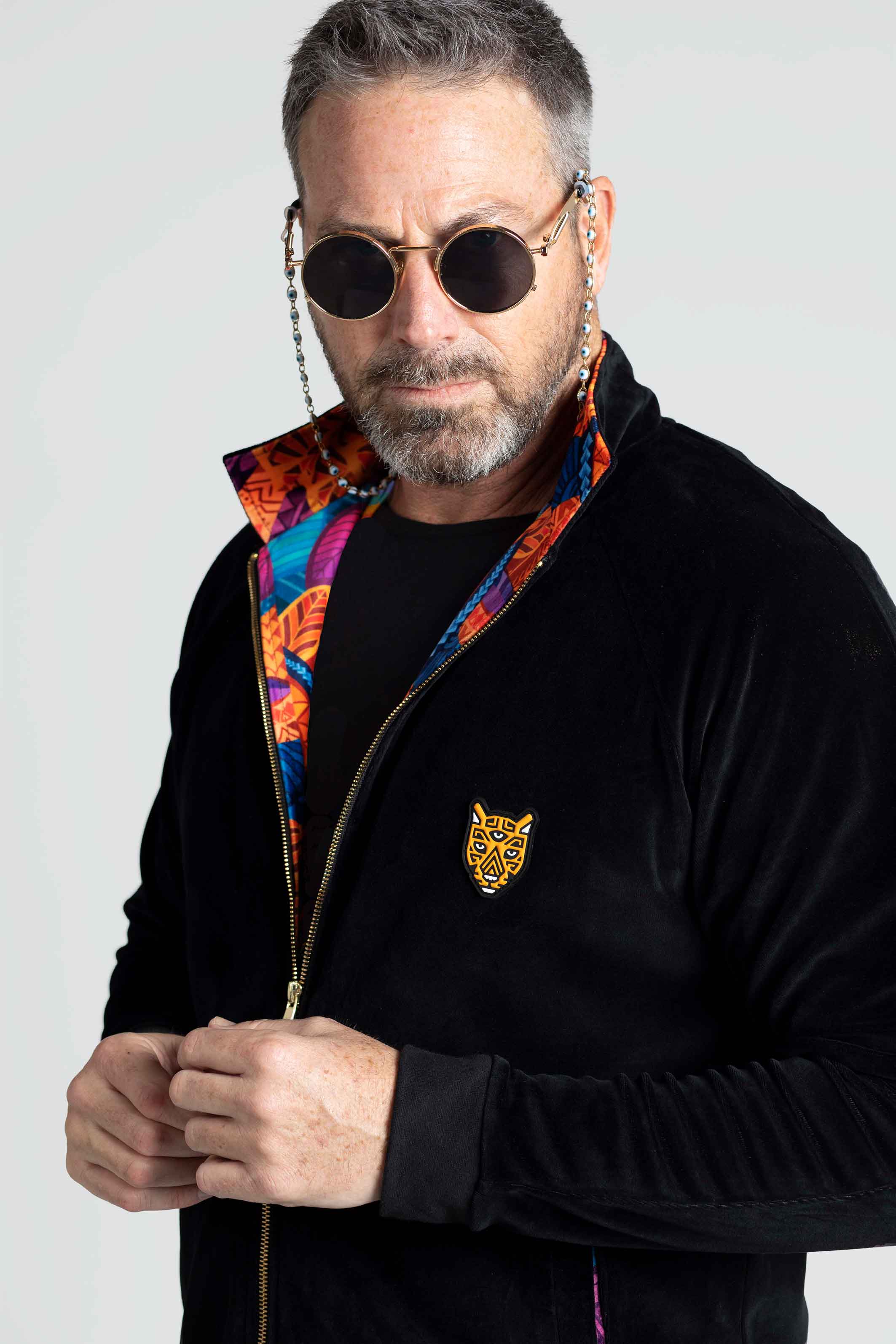 Black Velour Zip-Up Set: Redefining Elegance and Comfort