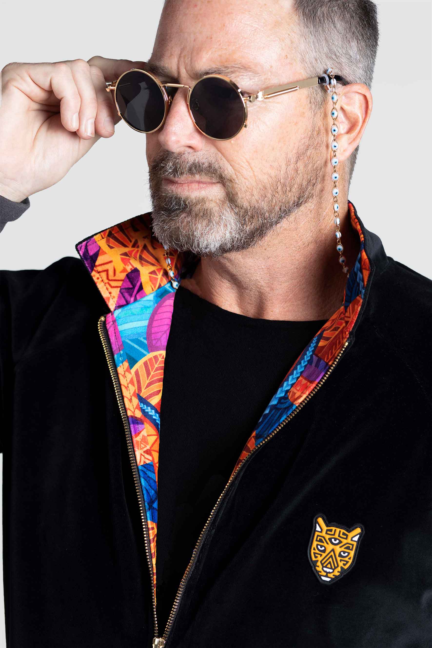 Black Velour Zip-Up Set: Redefining Elegance and Comfort