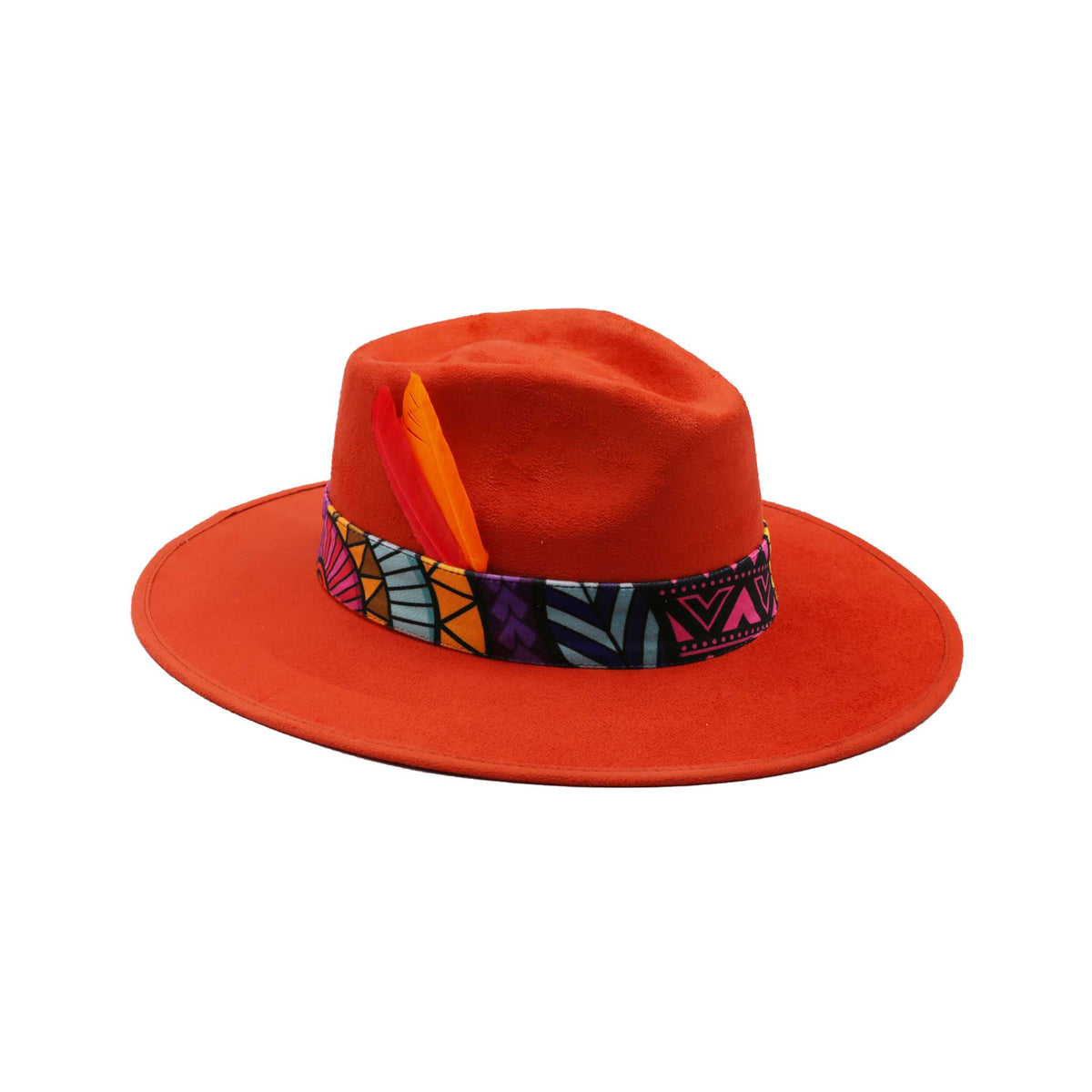 Ciemnopomarańczowy kapelusz Fedora z kolorową opaską i piórami