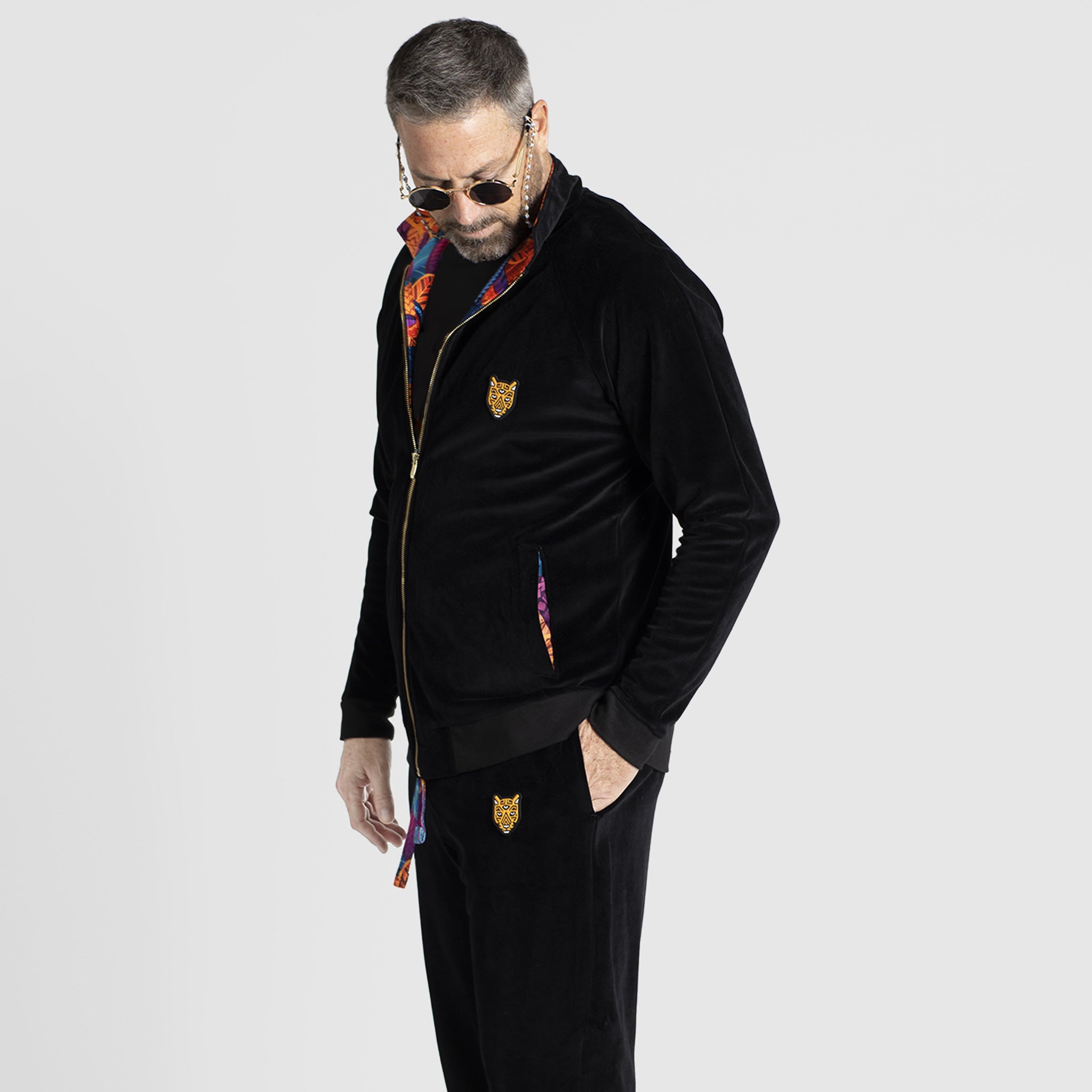 Black Velour Zip-Up Set: Redefining Elegance and Comfort